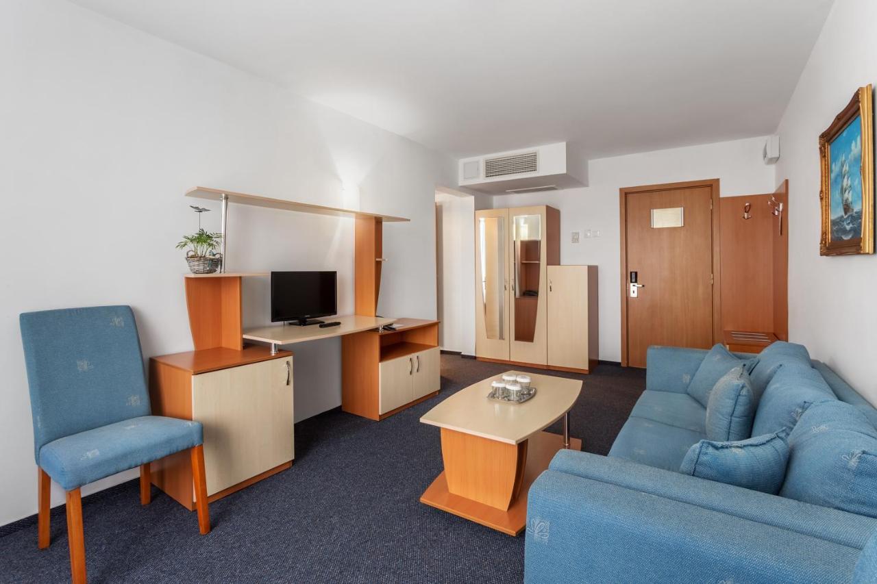Hotel Sirena Saturn All Inclusive ภายนอก รูปภาพ